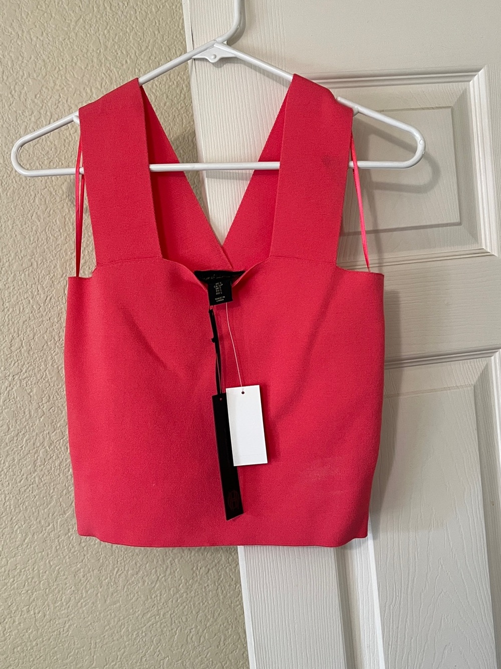 House of Harlow 1960 Cropped V-Back Tank Top in Vibrant Pink